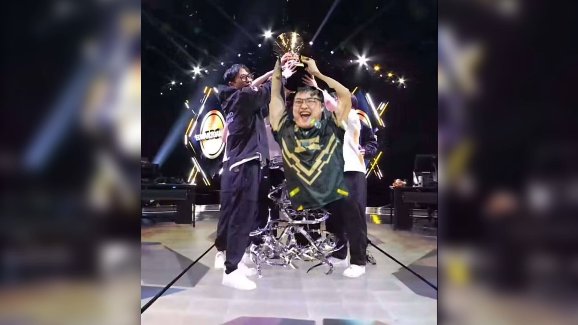 大比分获胜引发热议！，Uzi在利物浦比赛中最后时刻胜出上演精彩一战的简单介绍